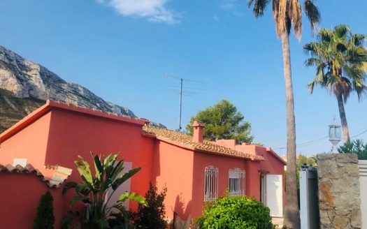 Inmovisi vende chalet con vistas panorámicas al montgó