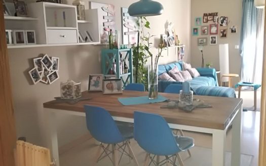 Encantador piso en pueblo costero de Piles