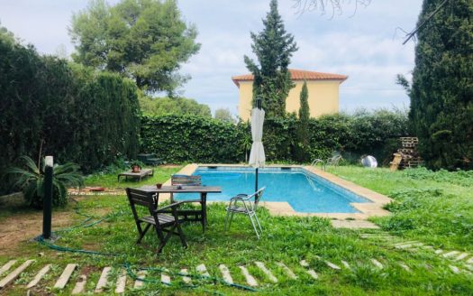 Impresionante villa con estilo ibicenco a la venta en Denia