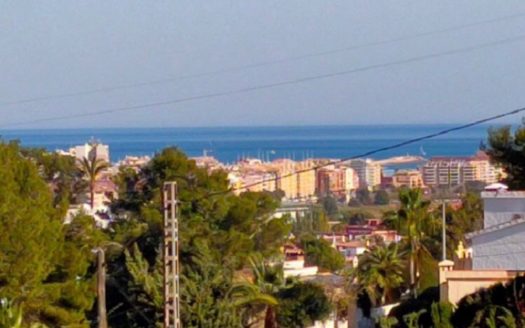 Oportunidad precioso chalet en venta en Denia