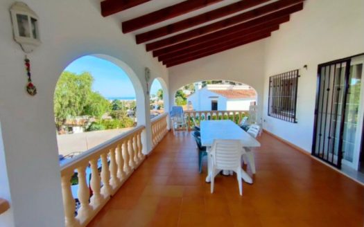 Oportunidad precioso chalet en venta en Denia