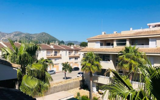 Alquilo bonito piso con piscina en Pego