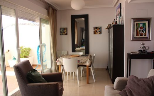 BONITO ÁTICO EN PRIMERA LÍNEA FRONTAL AL MAR EN DENIA